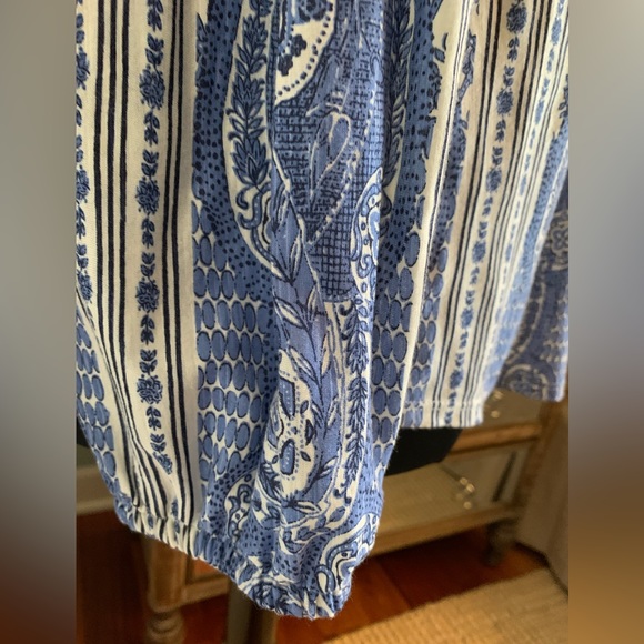 NWT! VINTAGE AMERICA BLUES, Women's Boho Top, Blue Floral, Smocked, Lace Trim XL - Picture 5 of 13